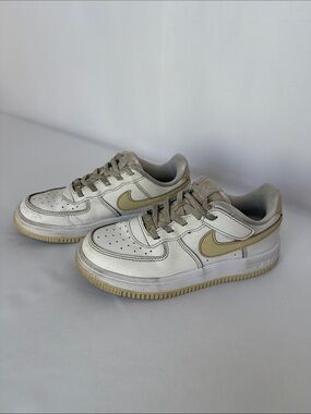 Nike Kids White and Tan Low-Top Sneakers